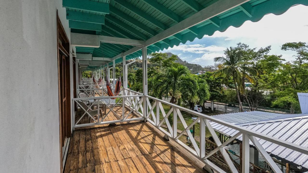 South West Bay Cabanas Fresh Water Bay Exterior photo