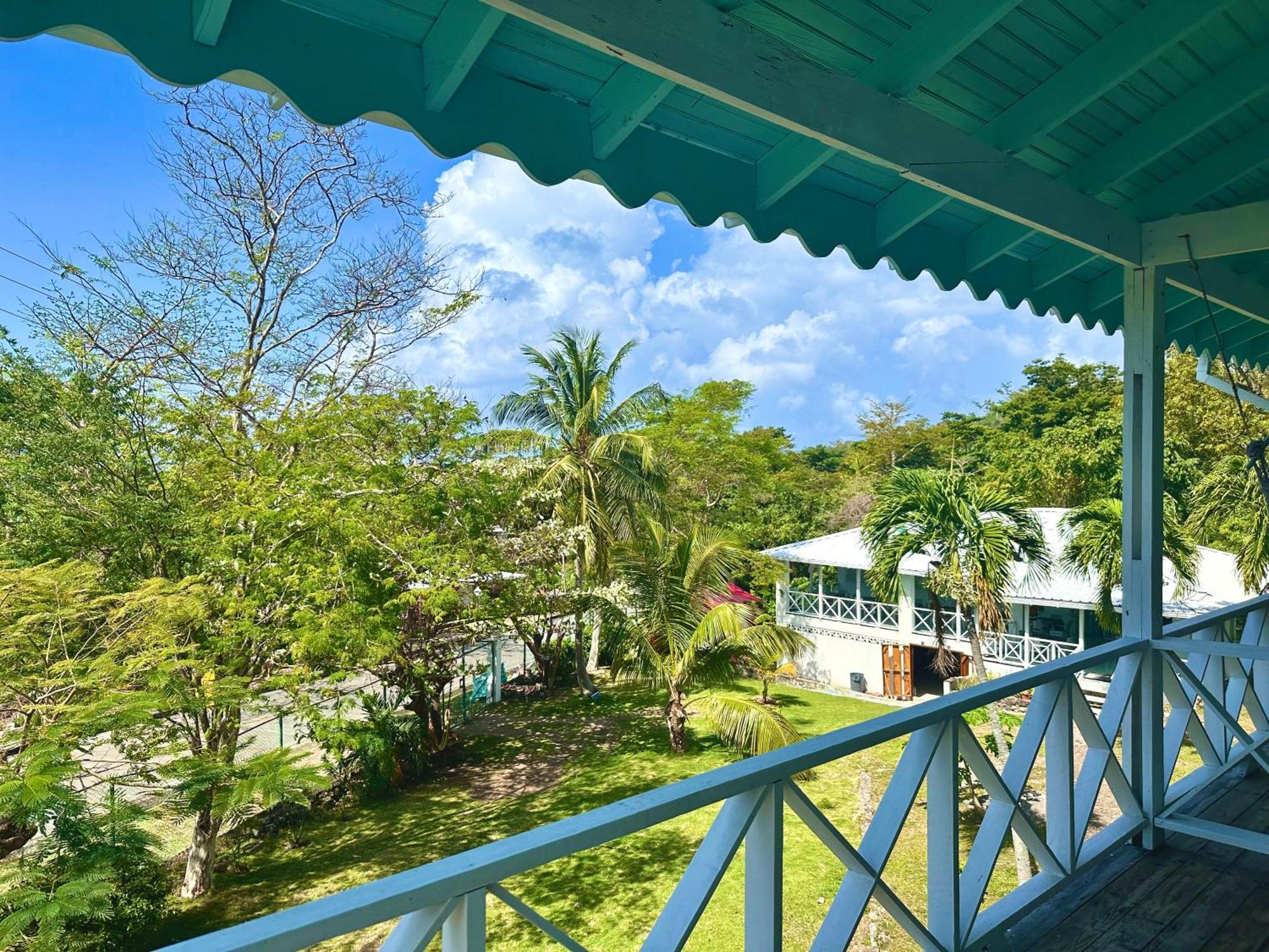 South West Bay Cabanas Fresh Water Bay Exterior photo