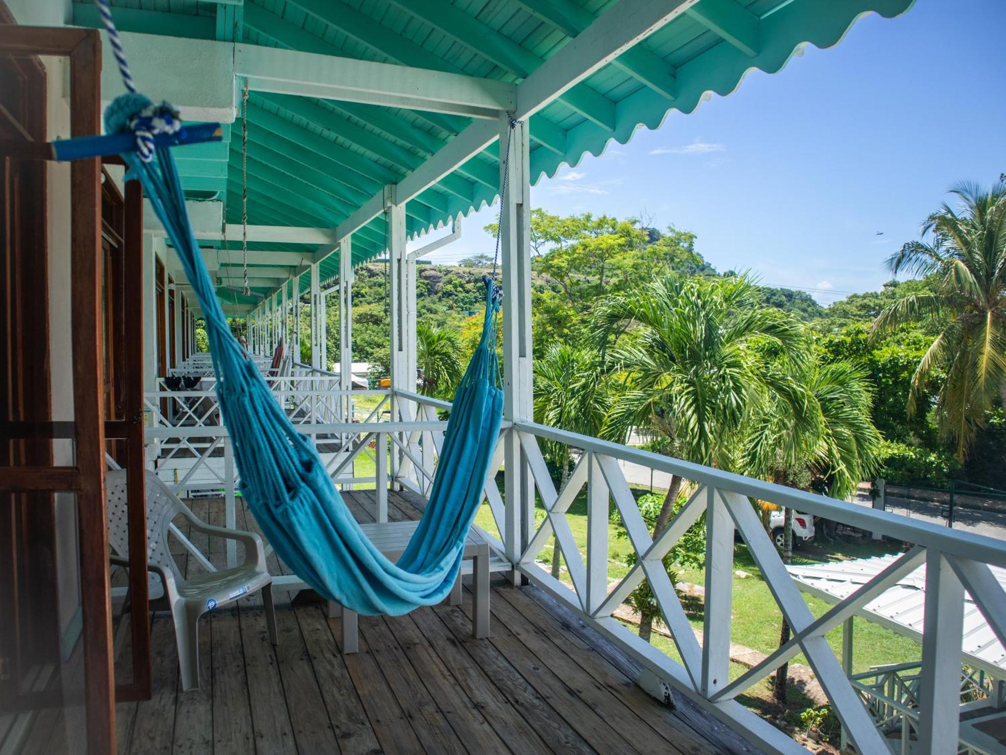 South West Bay Cabanas Fresh Water Bay Exterior photo